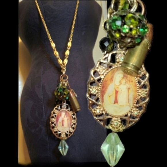 Vtg blk green Swarovski beads 40 bullet casing virgin mary religion necklace NWT - Picture 1 of 17